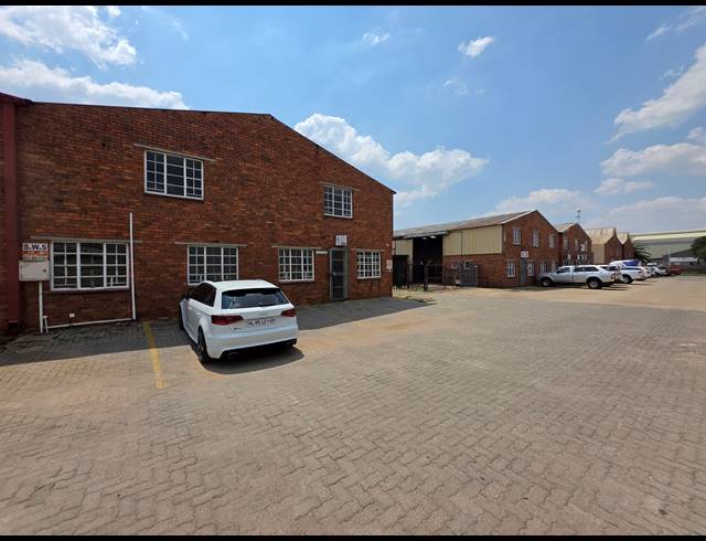 264M² FACTORY TO LET IN ANDERBOLT
